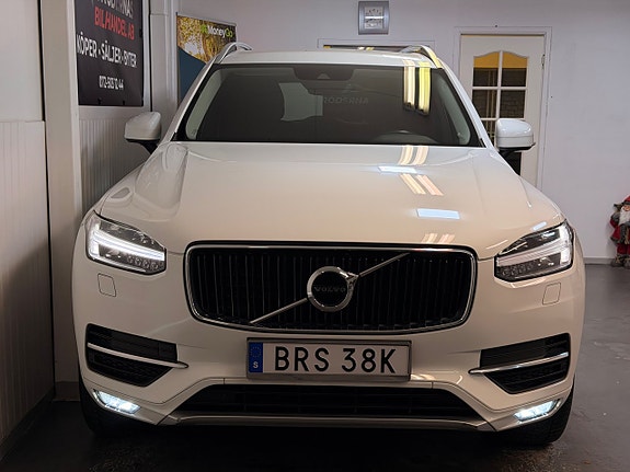 Volvo XC90 5 of 24