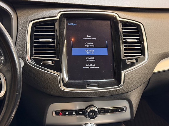 Volvo XC90 24 of 24