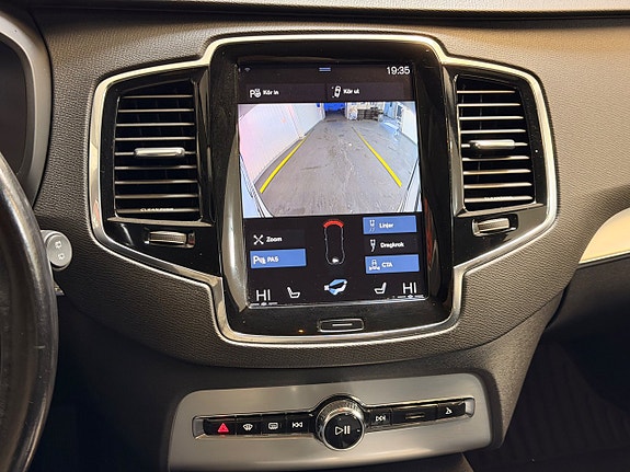 Volvo XC90 21 of 24