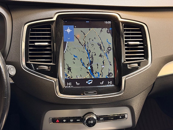 Volvo XC90 22 of 24