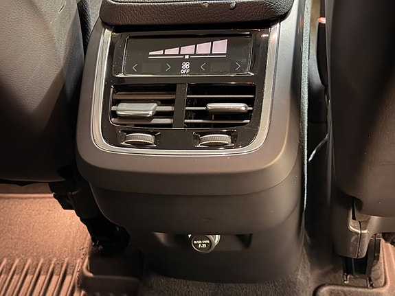 Volvo XC90 17 of 24
