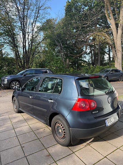 Volkswagen Golf V 5 of 10
