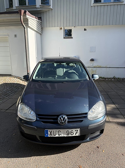 Volkswagen Golf V 3 of 10