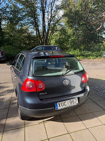 Volkswagen Golf V 4 of 10