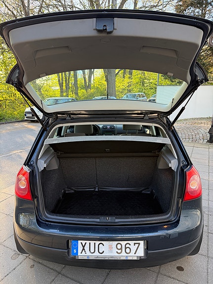 Volkswagen Golf V 8 of 10