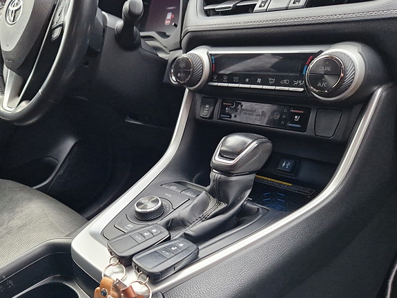 Toyota RAV4 10 of 12