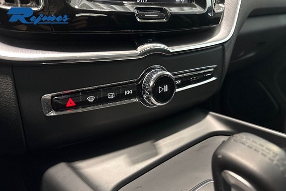 Volvo XC60 10 of 26