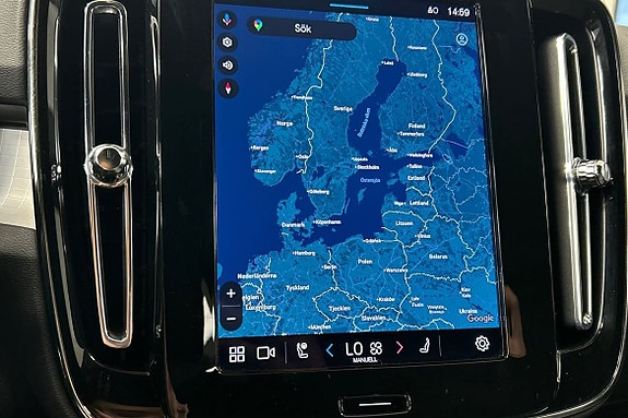 Volvo XC40 27 of 30