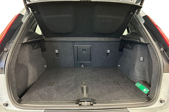 Volvo XC40 12 of 30