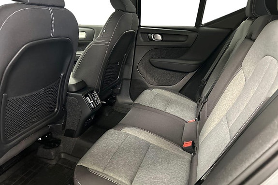 Volvo XC40 13 of 30