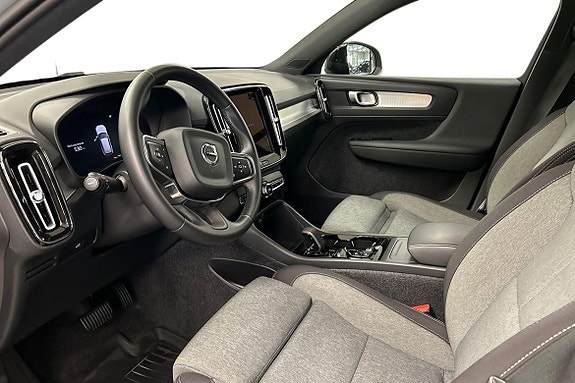 Volvo XC40 14 of 30