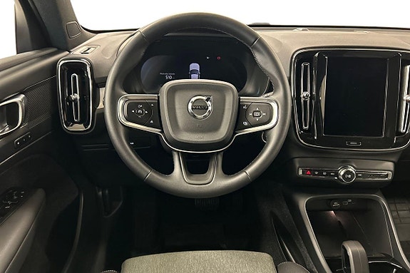 Volvo XC40 11 of 30