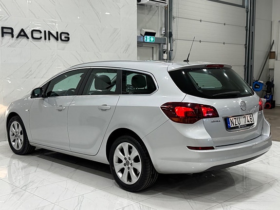 Opel Astra 13 of 15