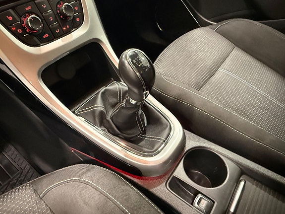 Opel Astra 8 of 15