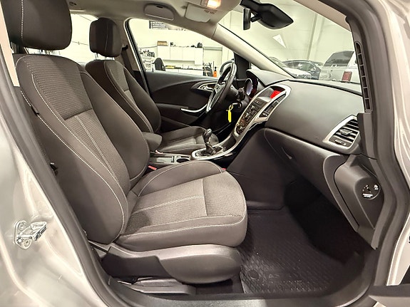 Opel Astra 10 of 15
