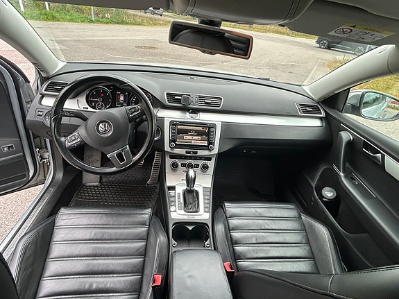 Volkswagen Passat Alltrack 7 of 19