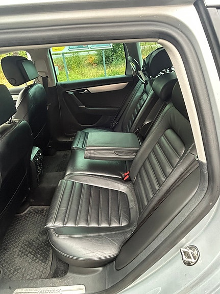 Volkswagen Passat Alltrack 8 of 19