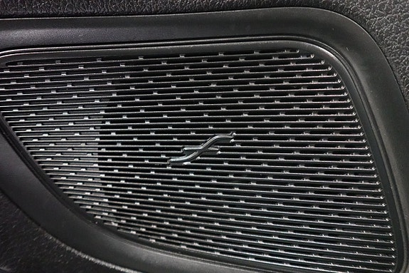 Mercedes-Benz C300 19 of 26