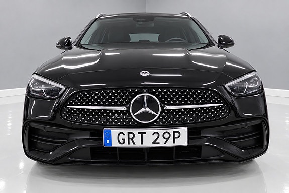 Mercedes-Benz C300 2 of 26