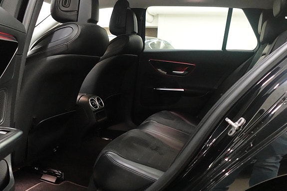 Mercedes-Benz C300 5 of 26