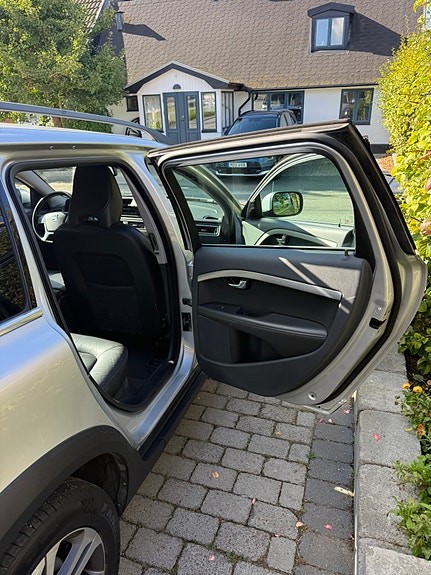 Volvo XC70 12 of 18