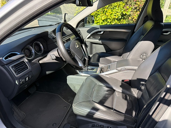 Volvo XC70 9 of 18