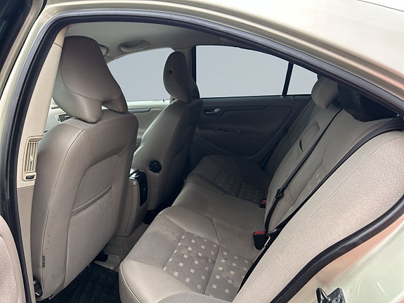 Volvo S60 13 of 20