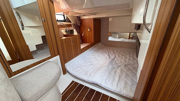 Marex 310 Sport Cruiser / Volvo Penta D6-440 -23 101 tim 10 of 13