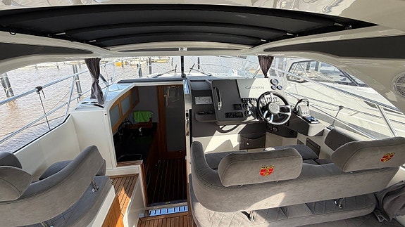 Marex 310 Sport Cruiser / Volvo Penta D6-440 -23 101 tim 5 of 13