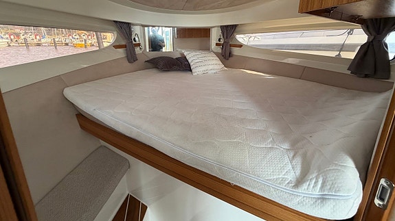 Marex 310 Sport Cruiser / Volvo Penta D6-440 -23 101 tim 9 of 13