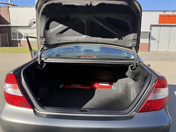 Toyota Camry 12 of 14