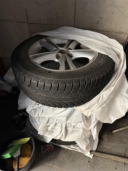 Toyota Camry 5 of 14