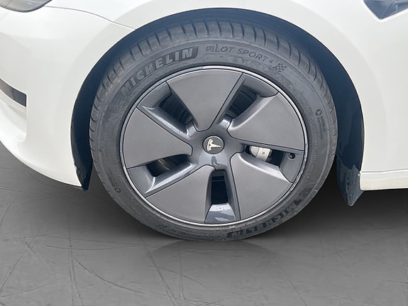 Tesla Model 3 29 of 30