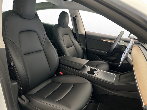 Tesla Model 3 25 of 30