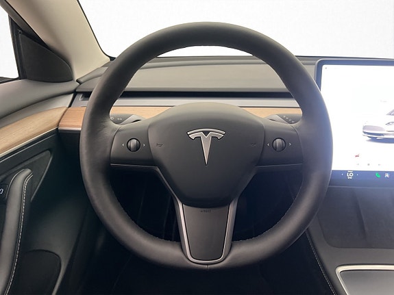 Tesla Model 3 13 of 30