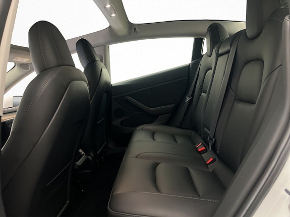Tesla Model 3 27 of 30