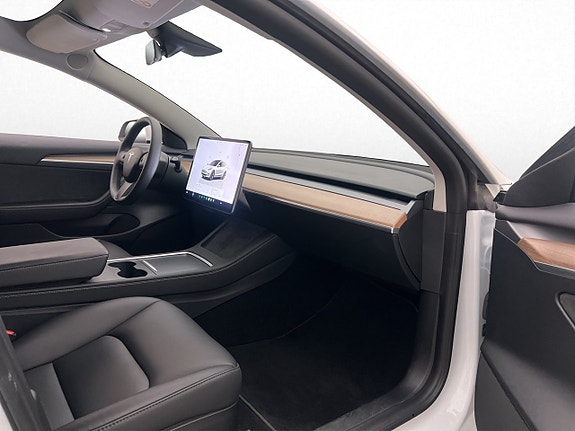 Tesla Model 3 26 of 30