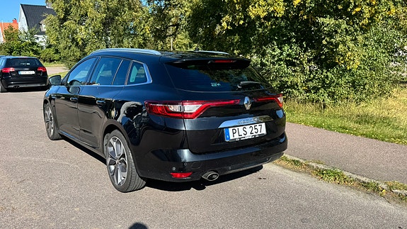 Renault Megane IV 2 of 8