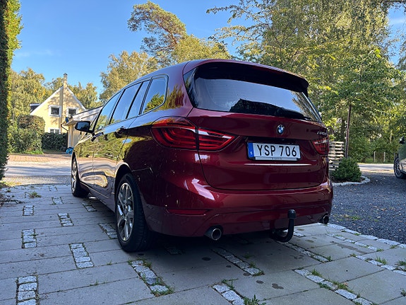 BMW 220d 3 of 5