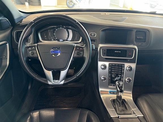 Volvo V60 3 of 10