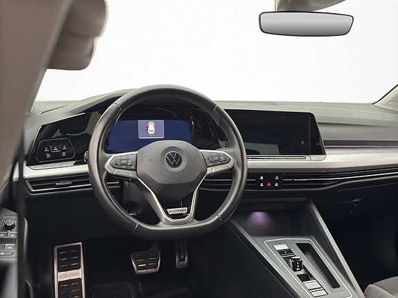 Volkswagen Golf Alltrack 11 of 30