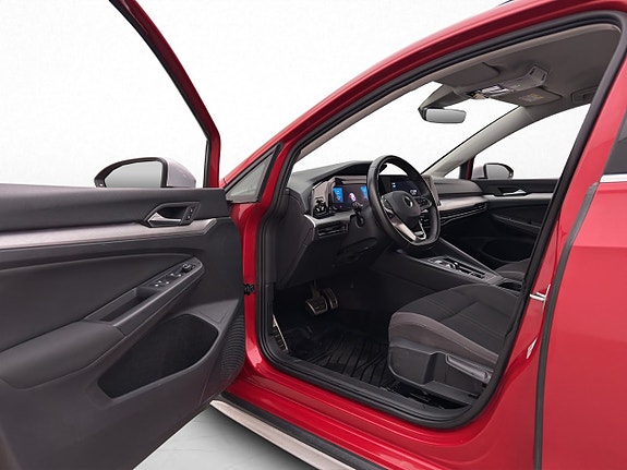 Volkswagen Golf Alltrack 9 of 30