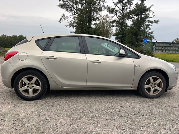 Opel Astra 4 of 7