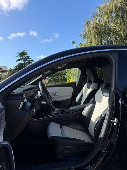Mercedes-Benz CLA200 4 of 6