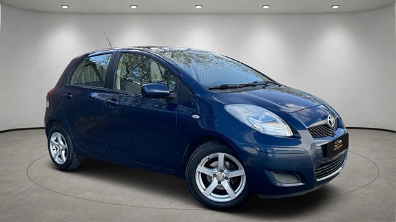 Toyota Yaris 8 of 19