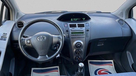 Toyota Yaris 17 of 19