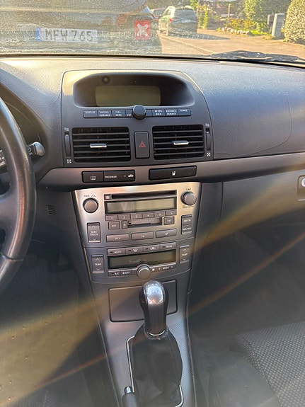 Toyota Avensis 4 of 4