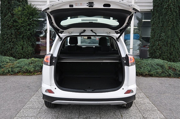 Toyota RAV4 14 of 14