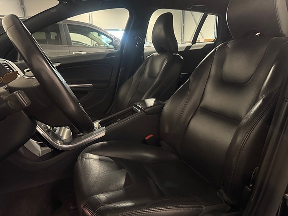 Volvo V60 16 of 18