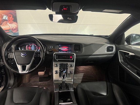 Volvo V60 8 of 18